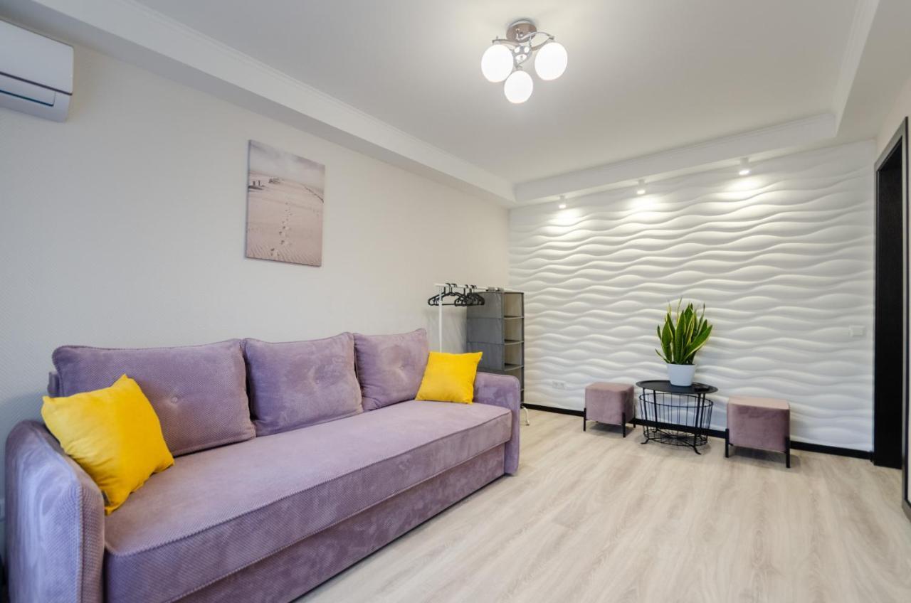 ARTAL Apartment on Obolonskyi Avenue 16 Kiev Extérieur photo